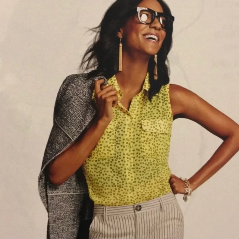 CAbi Viola Blouse #5348 Size Small Daisy Print Semi Sheer